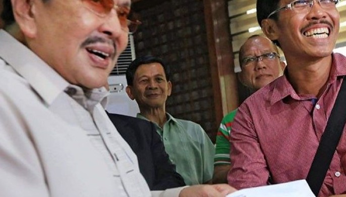 Comelec chief to ex-janitor: Seek higher post
