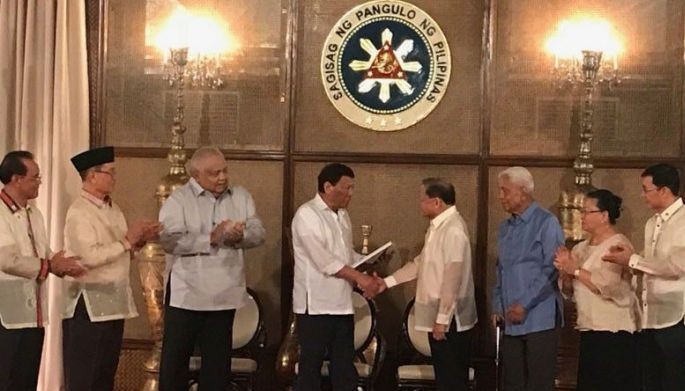 Burador ng Federal Charter  isusumite na sa Kongreso