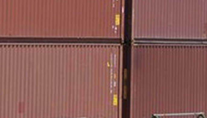 Container vans na may ballot boxes, inabandona