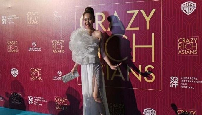 'Crazy Rich Asians' tops box office again