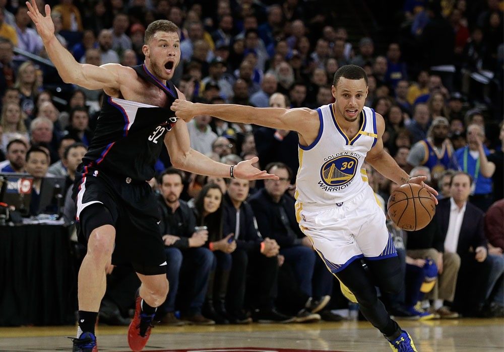 Curry's huge third quarter propels Warriors past Clippers