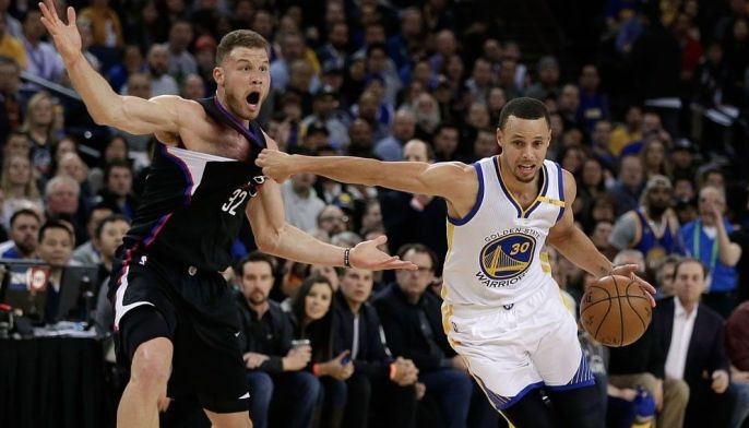 Curry's huge third quarter propels Warriors past Clippers