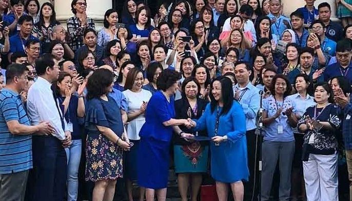 De Castro attends SC flag ceremony for the last time