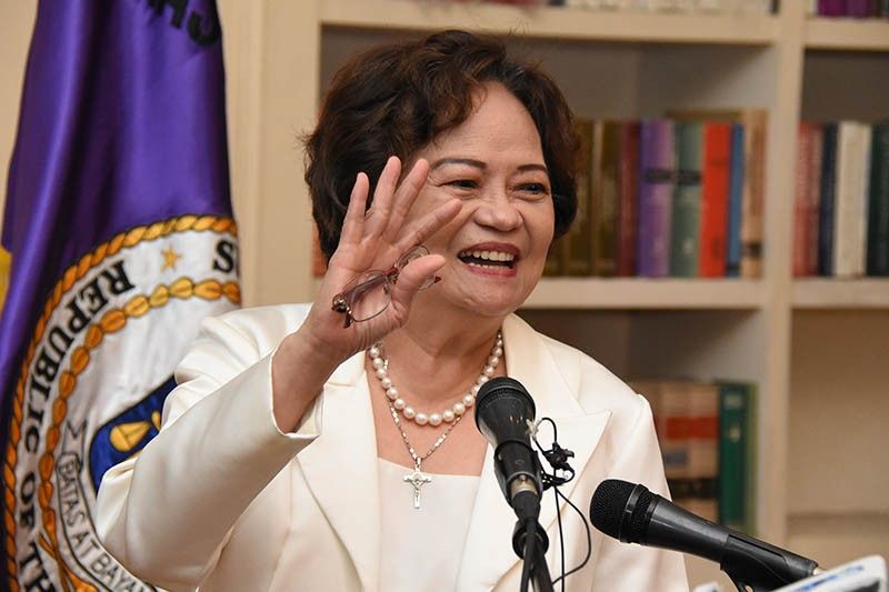 De Castro on impeachment rap: No time to be 'distracted'