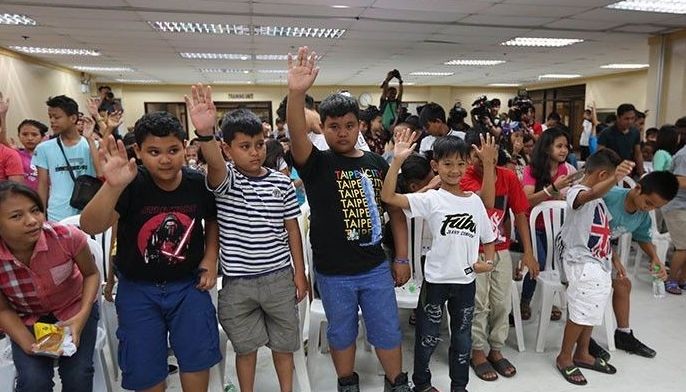 3 batang hinihinalaang nasawi sa Dengvaxia isinailalim sa forensic examination ng PAO