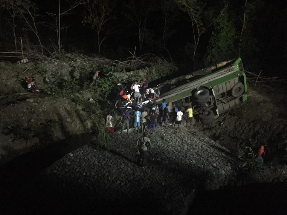 19 patay sa Mindoro bus crash
