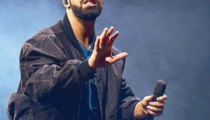 Drake breaks MJ&rsquo;s record at the AMAs