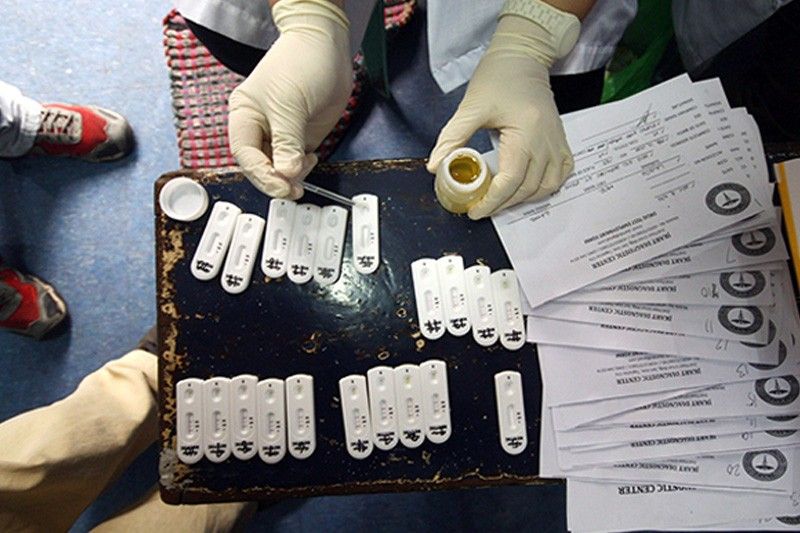 Mga sakop sa CCPO-DEU gi-drug test