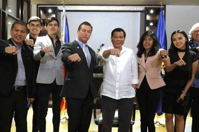 â��Kaibiganâ�� star Stephen Baldwin pays courtesy call on Duterte