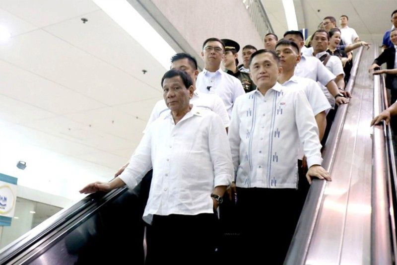 SWS: Majority of Pinoys find Duterte â��bastosâ�� for insulting God, making rape jokes