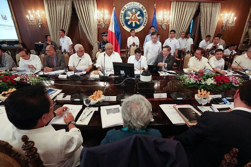 SWS: Duterte admin satisfaction rating drops, but still â��very goodâ��