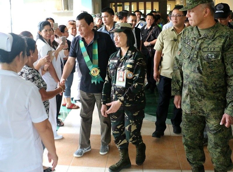 Duterte assures troops full medical care if wounded in battle