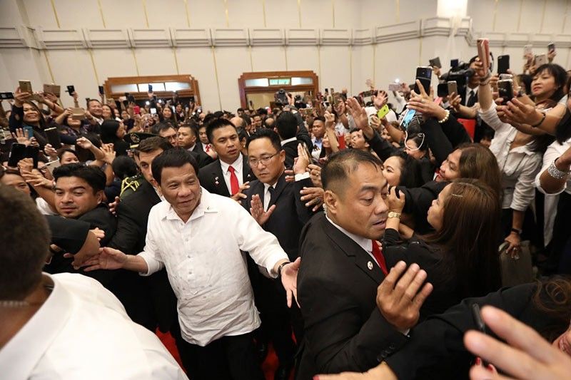 Palace refutes Duterte brought 400-member entourage to Israel