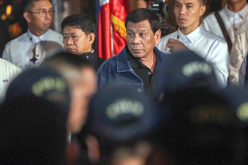Duterte curses at and threatens to kill police scalawags