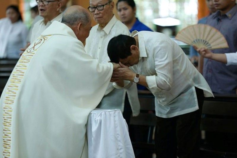 Palace setting up Duterte  1-on-1 with CBCP head