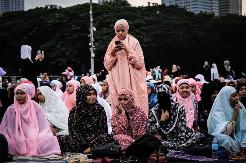 WATCH: Muslim community gathers for Eidâ��l Adha