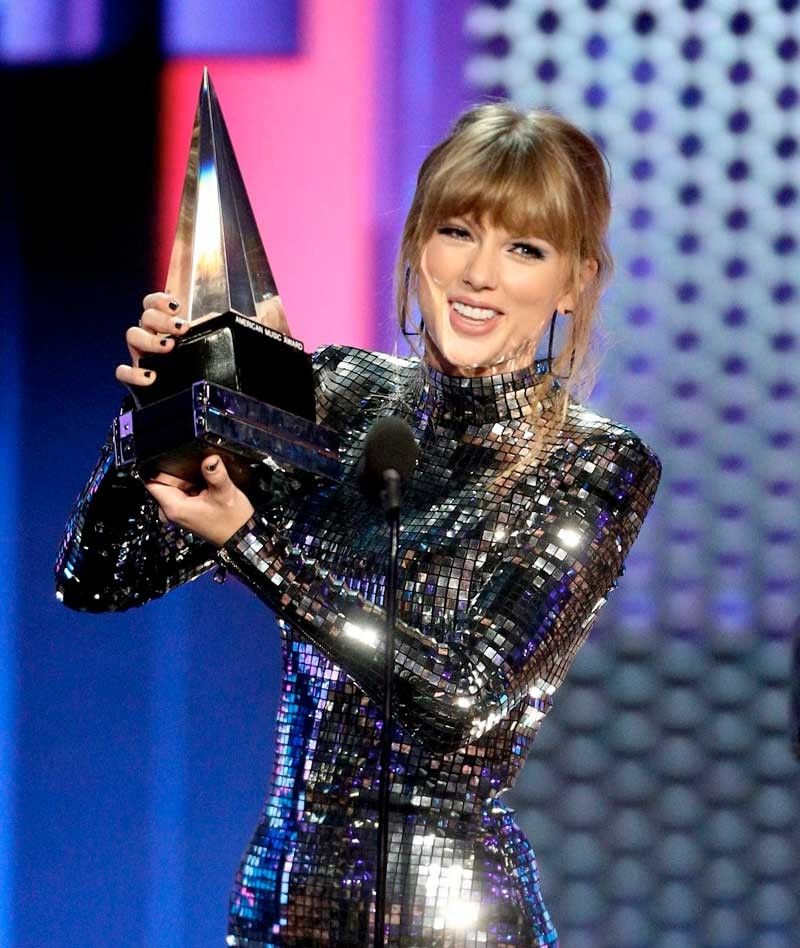 Swift tops American Music Awards