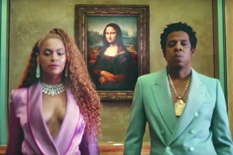 Art appreciation by the Carters