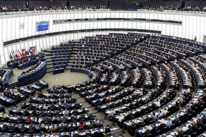 EU lauds government, Reds interim truce
