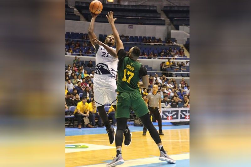 Tamaraws tinakasan ang Falcons sa OT