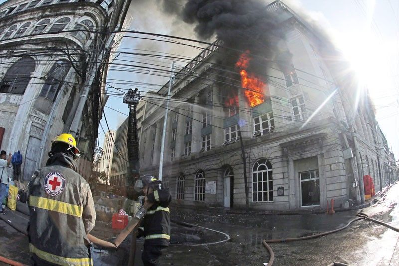 4 buildings gutted in Binondo fire; 3 hurt