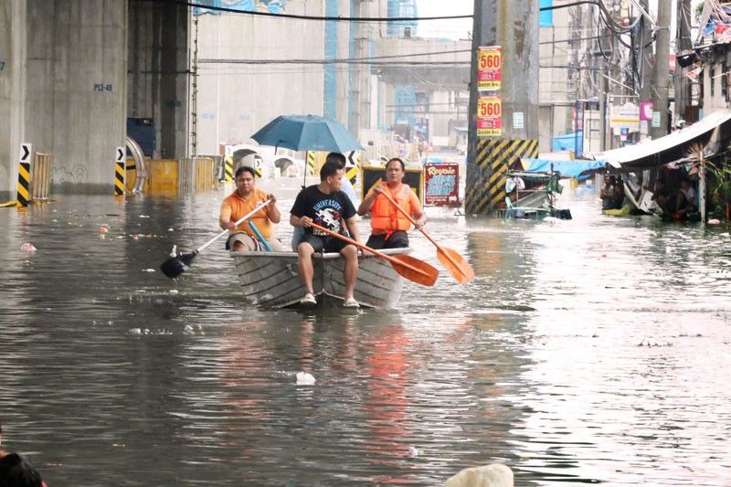 â��Henryâ�� inundates Metro Manila, provinces; classes, work suspended