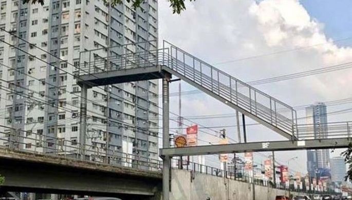 4 obrero huling &lsquo;bumabatak&rsquo; sa &lsquo;stairway to heaven&rsquo; footbridge