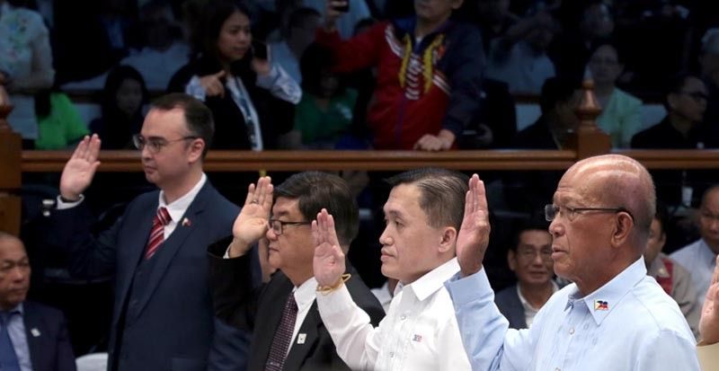 Palace: No order for Cabinet to be in full force at frigate hearing