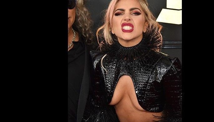 IN PHOTOS: Grammys 2017 fashion