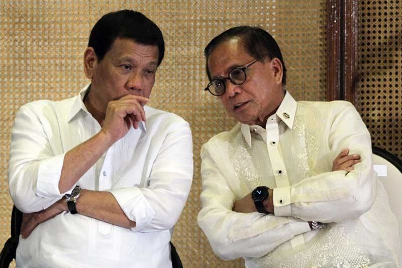 Duterte OKs â��last chanceâ�� for peace with Reds