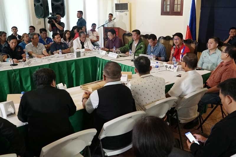 Palace wants mayors missing in action fired