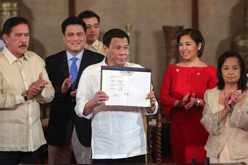 Duterte: National ID to cut red tape, fight crime