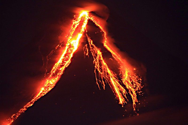 Mayon volcano gets facelift with new lava dome