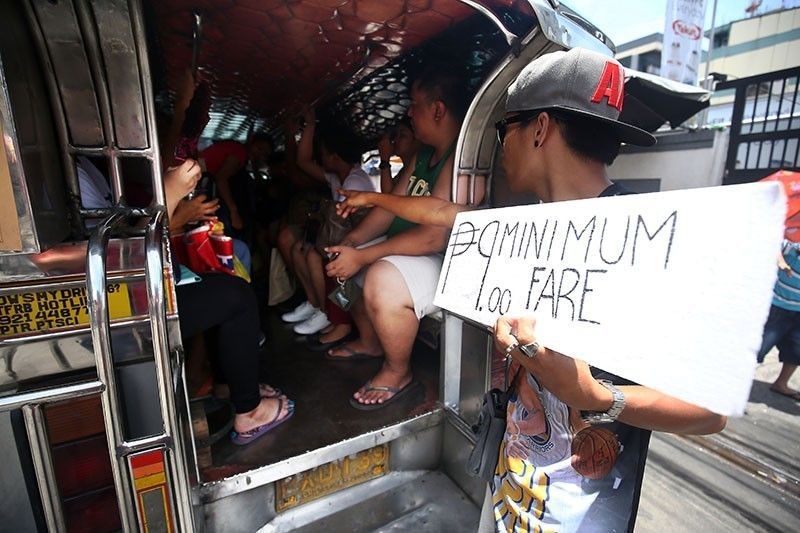 DOTr orders P1 rollback in jeepney fares