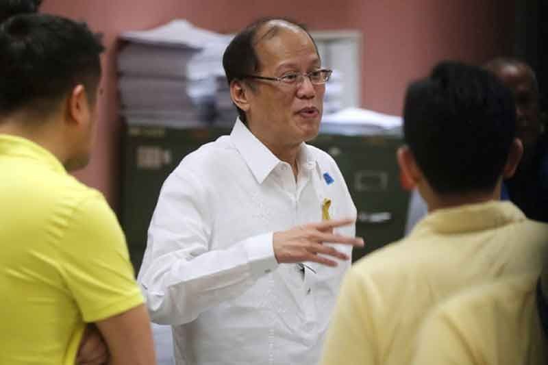 Lookout bulletins vs Aquino, others to stay