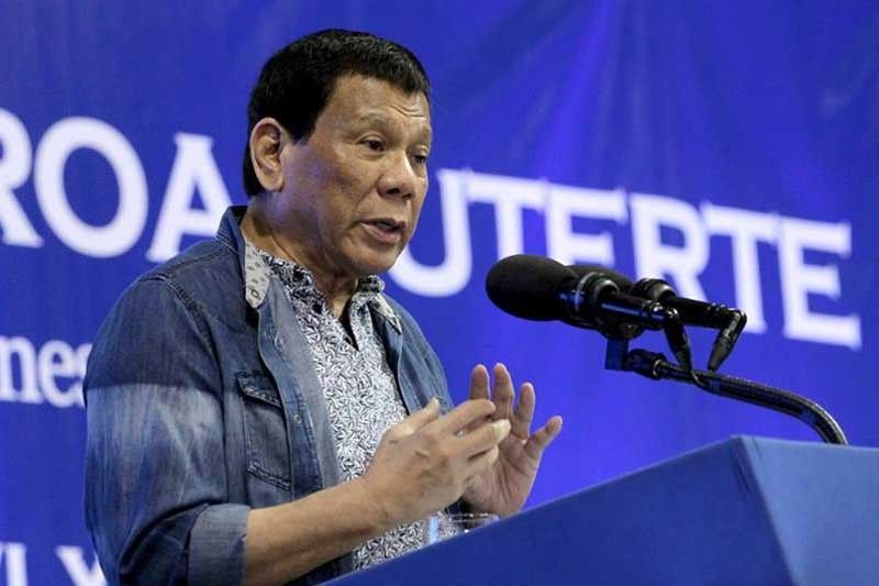Palace defends Duterte over â��stupid Godâ�� remark