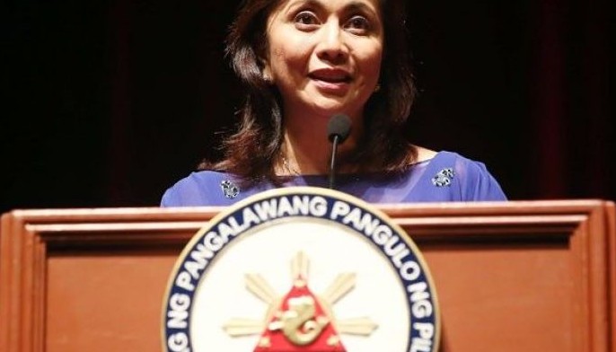 Robredo, Baguilat apologize for Holocaust Memorial photo