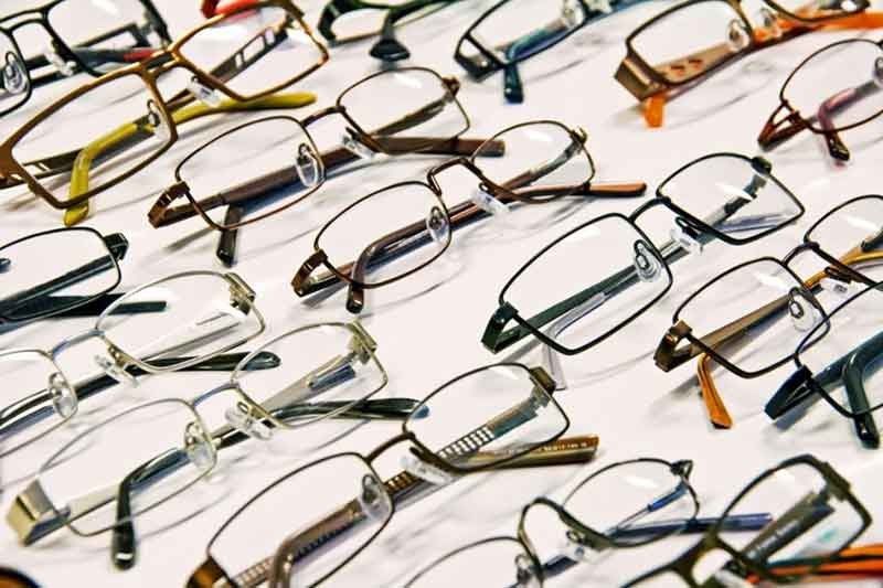 Kacamata dapat mengurangi risiko infeksi COVID-19 — studi