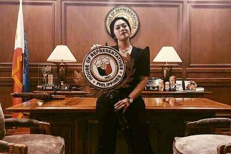 Paola Alvarez denies taking House mace