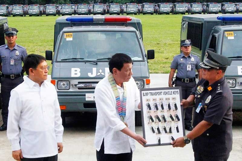 Duterte: â��Aircraft for BJMP to improve transport of criminalsâ��