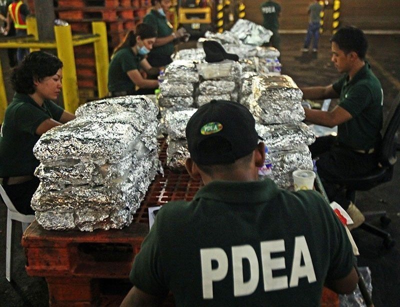 Absence of raps vs individuals in shabu smuggling questioned