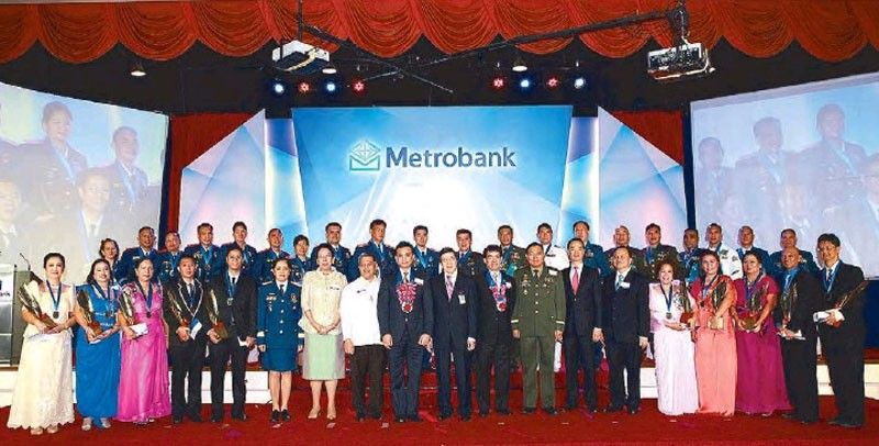 Metrobank names 10 outstanding Filipinos