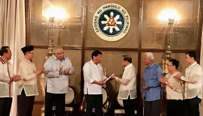Duterte wants Concom to cut his term