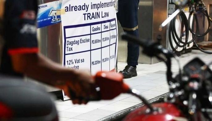 Senate: Speedy budget OK if fuel tax hike suspended