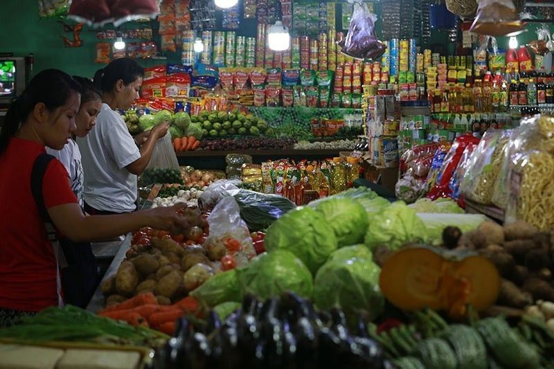 Consumer, business optimism dips on inflation, hikes