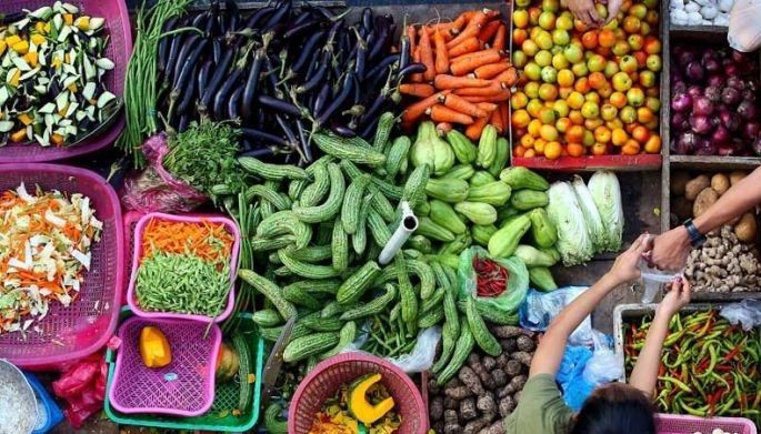 Economic managers dared: Try living on P10,000 a month