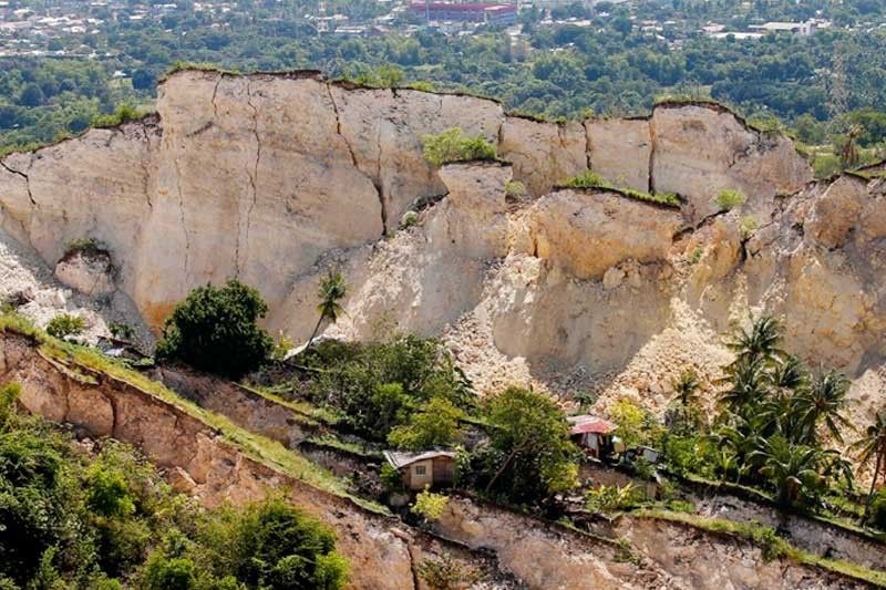 Cebu stops all quarrying; forced evacuation on