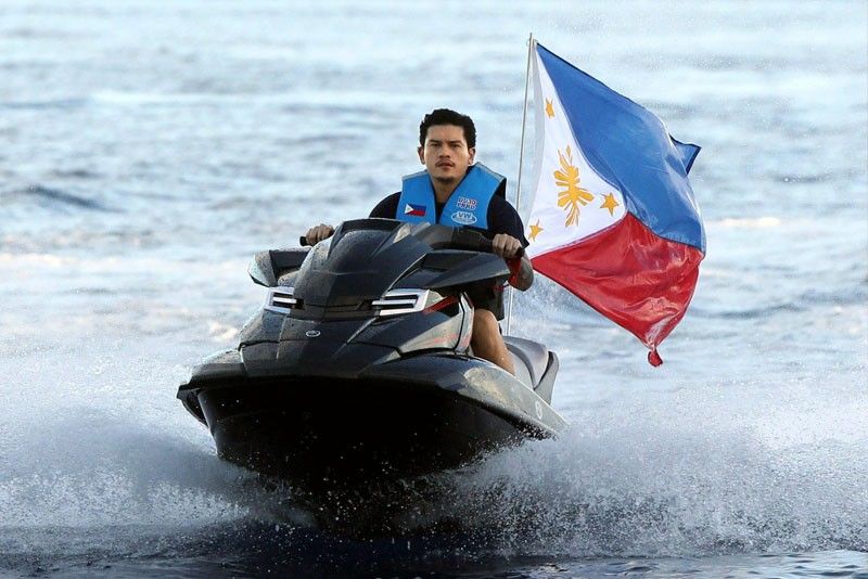 We are not giving up West Philippine Sea rights â�� Duterte