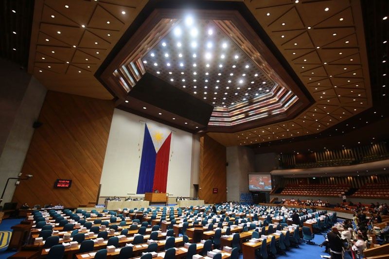 House resumes plenary debates on Gloria Arroyo's draft charter