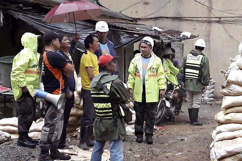 Police officer on miners: â��They ignored advice to flee typhoonâ��